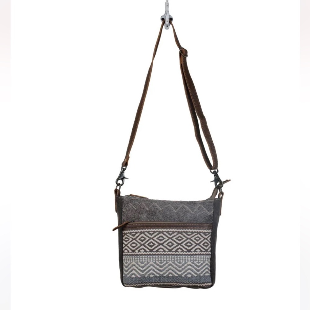 NWT Myra Bag CHEVRON PATTERNED CROSS BODY BAG